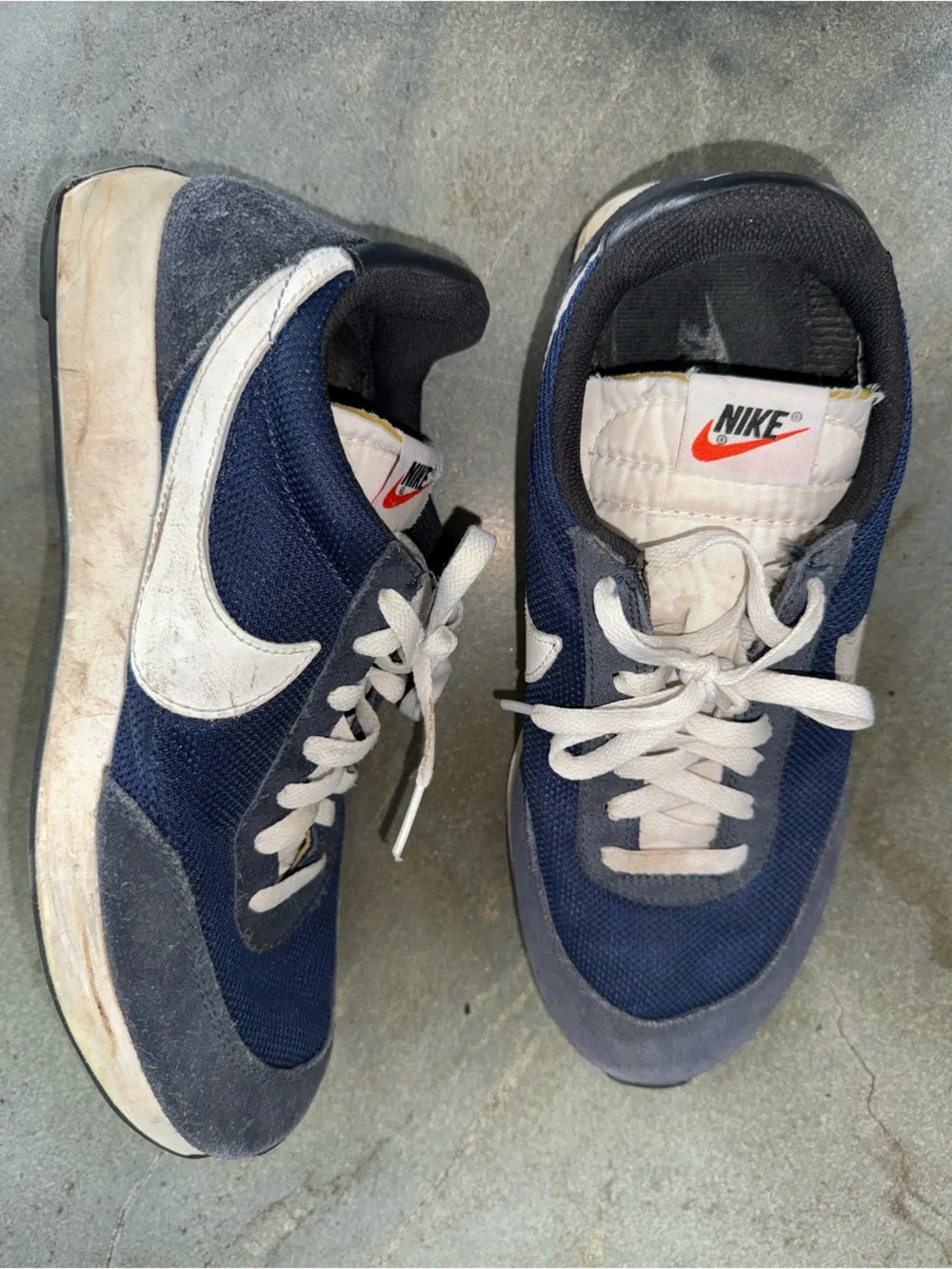 Nike Air Tailwind navy blue sneakers Men’s Low-Top shoes size 9.5?